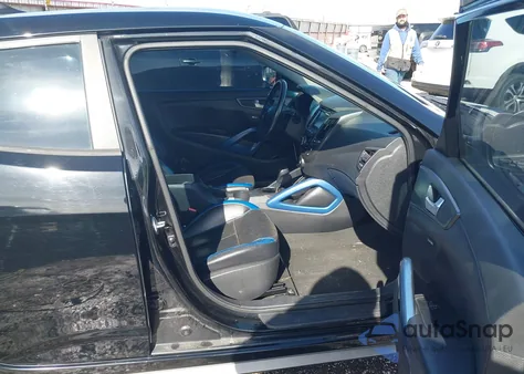 2013 Hyundai Veloster Turbo W/Blue z USA, uszkodzony, nr VIN KMHTC6AE2DU130793